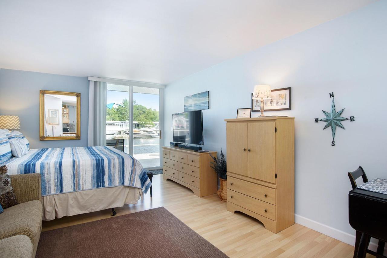 Waterside Suites ソーガタック エクステリア 写真