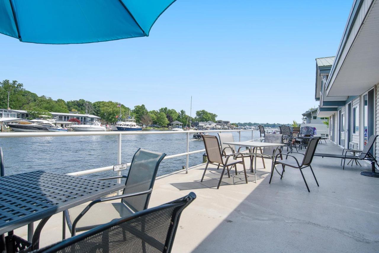 Waterside Suites ソーガタック エクステリア 写真
