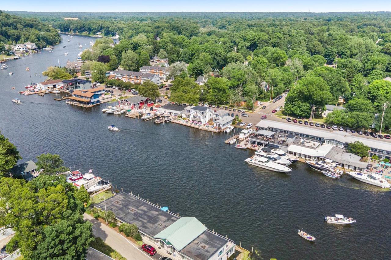 Waterside Suites ソーガタック エクステリア 写真