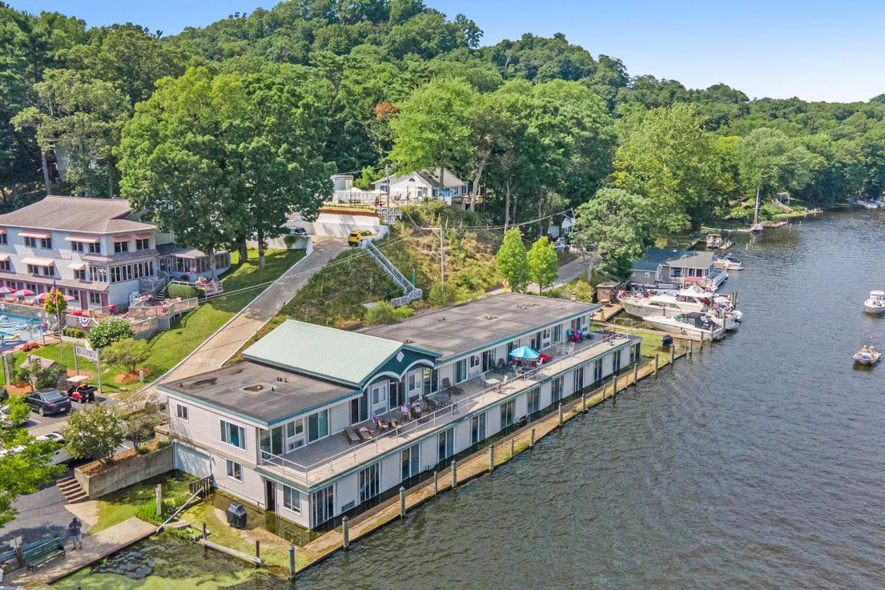 Waterside Suites ソーガタック エクステリア 写真